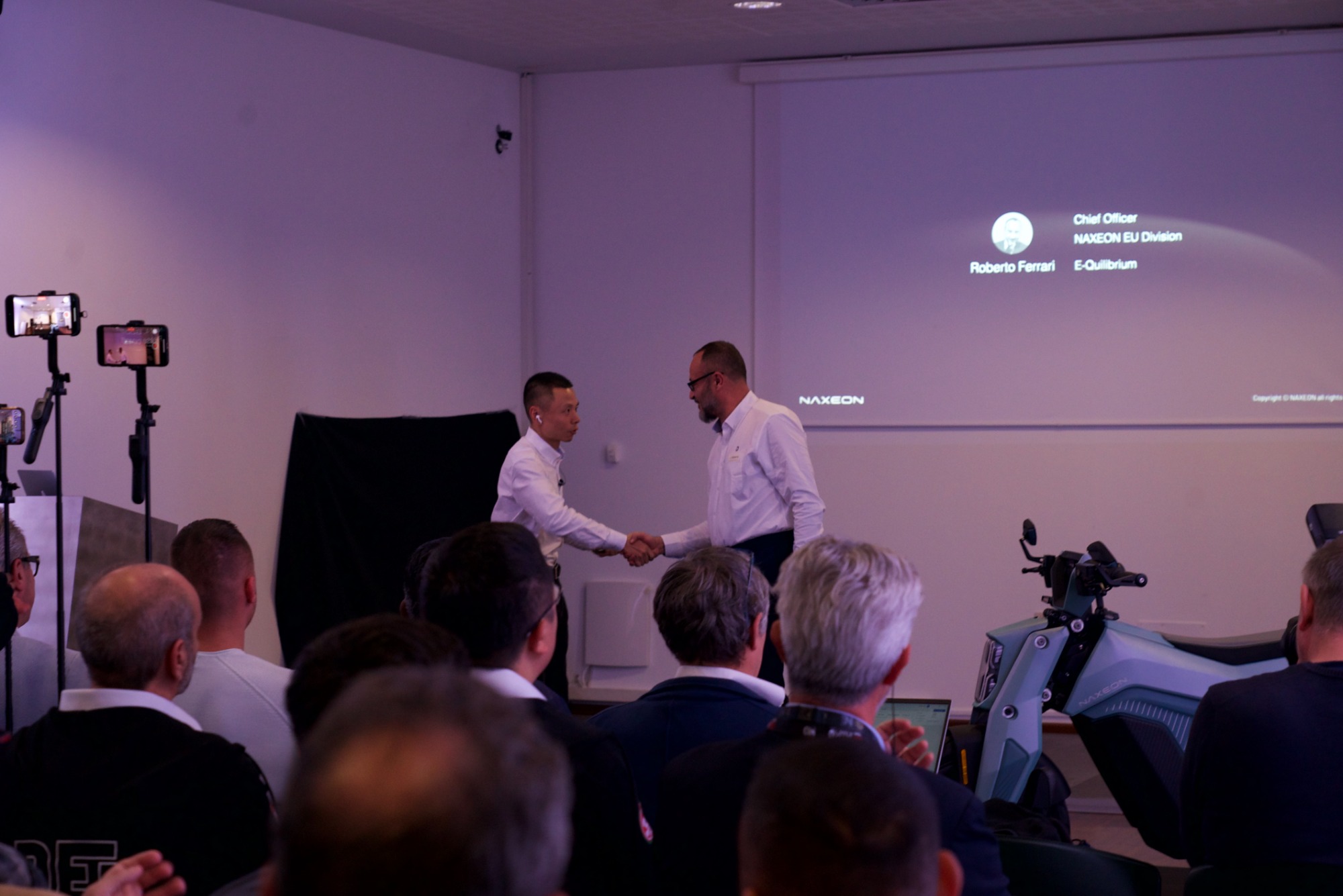 NAXEON “I AM.” | ELECTRIFYING URBAN MOBILITY REVOLUTION